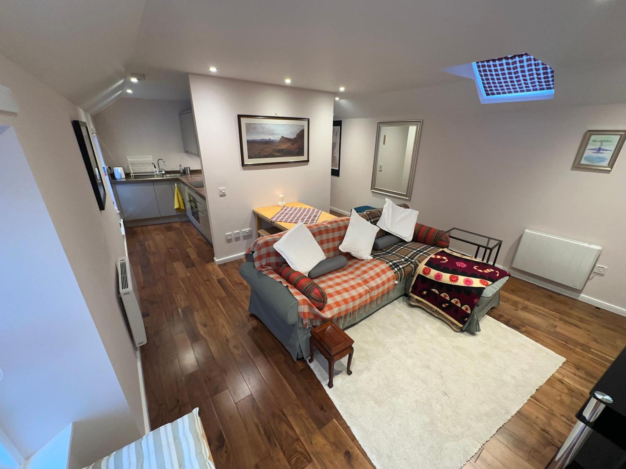 One Bee Apartment เอดินบะระ ภายนอก รูปภาพ